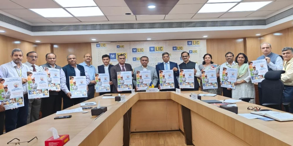 LIC introduces single-premium micro-term insurance for financial groups LIC introduces single-premium micro-term insurance for financial groups
